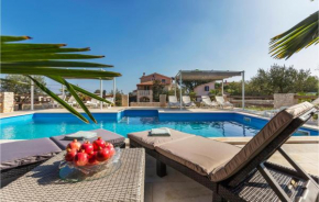 Stunning Apartment In Liznjan With Wifi
